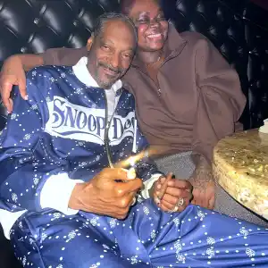 Snoop Doggs Daughter Cori Broadus Is Pregnant Expecting 1st Baby With Fiance Wayne Deuce