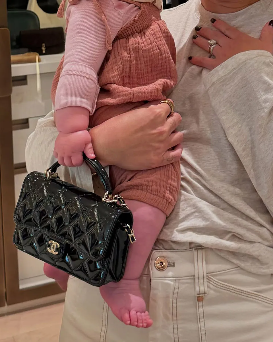 Sofia Richies Daughter Eloise Is Already Into Chanel Bags