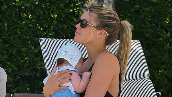 Sofia Richies Daughter Eloise Is Already Into Chanel Bags