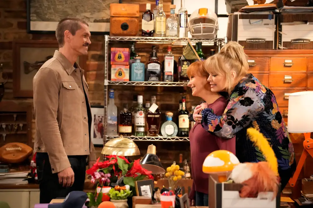 Steve Howey Breaks Down Those Reba Nods During His Happy s Place Debut&nbsp;