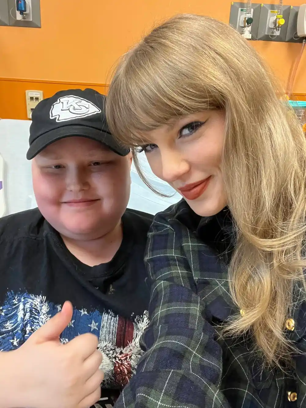 Taylor Swift Spotted at Kansas City s Children s Mercy Hospital After Wrapping Eras Tour