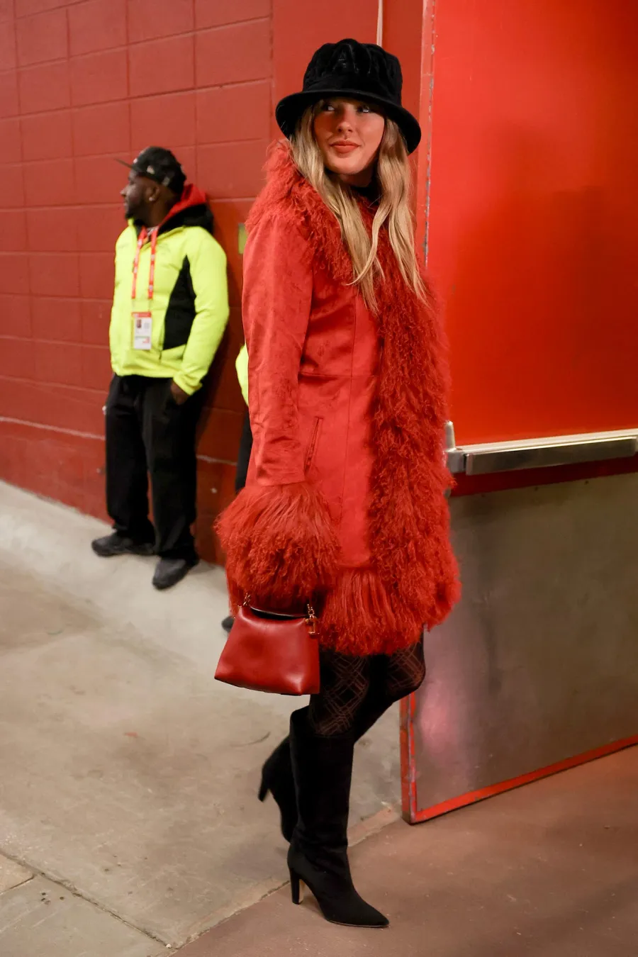 Taylor Swifts Chicest Game Day Styles at Travis Kelces Chiefs Games