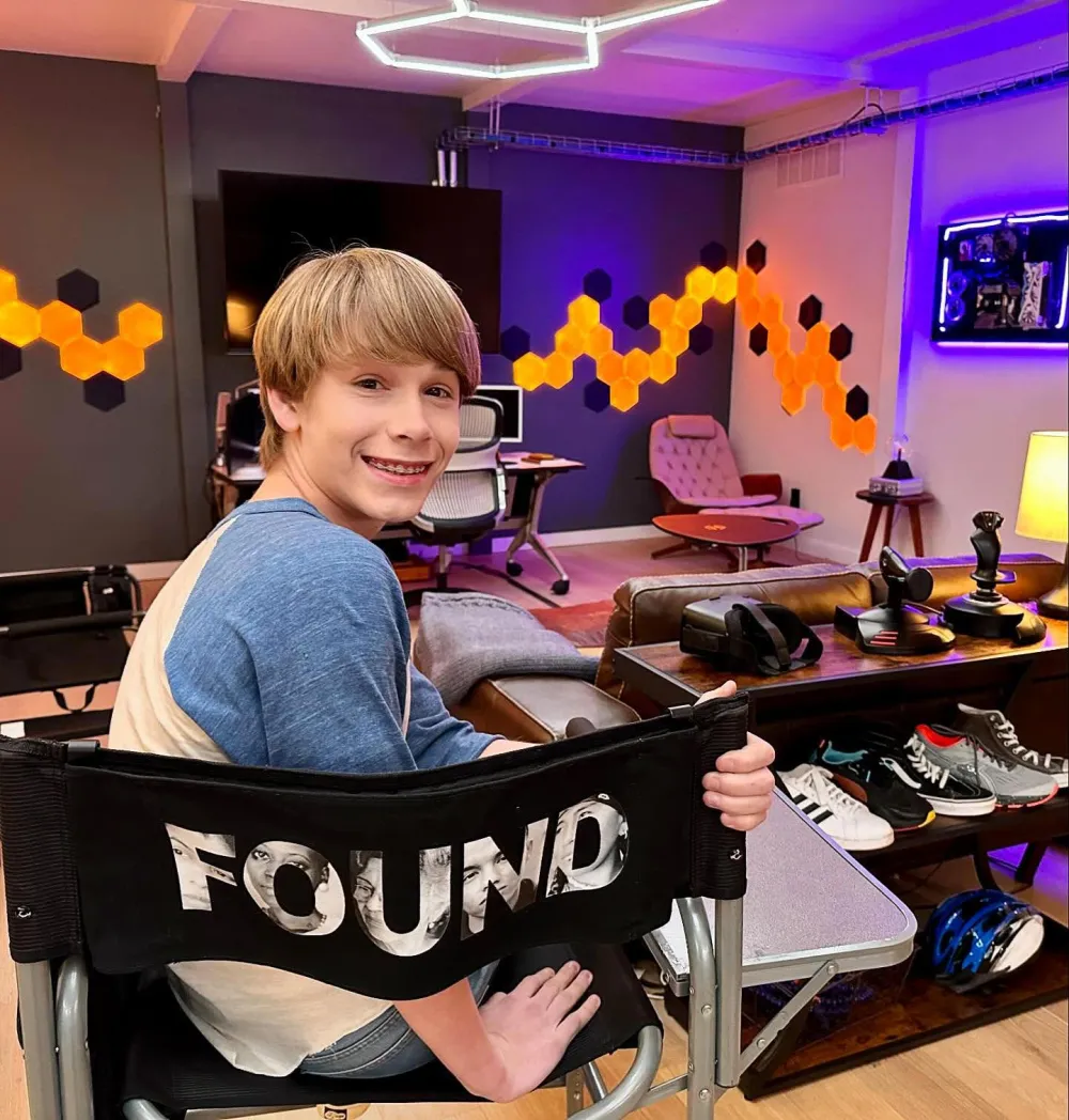 Teen Actor Hudson Joseph Meek Who Appeared in Baby Driver Dies at 16 After Falling from Moving Vehicle 752