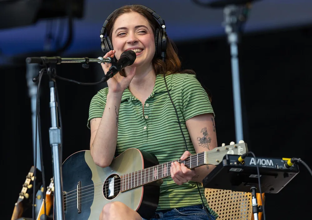 The Best Albums of 2024 Beyonce Taylor Swift Sabrina Carpenter and More 005 Lizzy McAlpine &lsquo;Older (and Wiser)&rsquo;