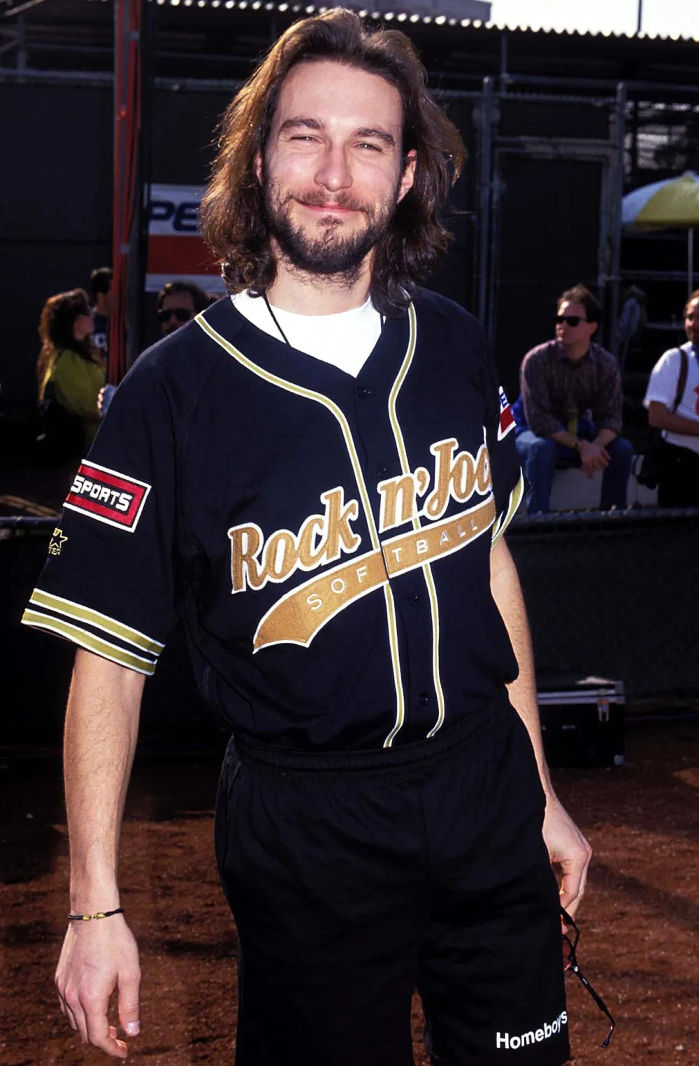 Tori Spelling Recalls Full On Kiss With John Corbett Before He Was Sex and the Citys Aiden