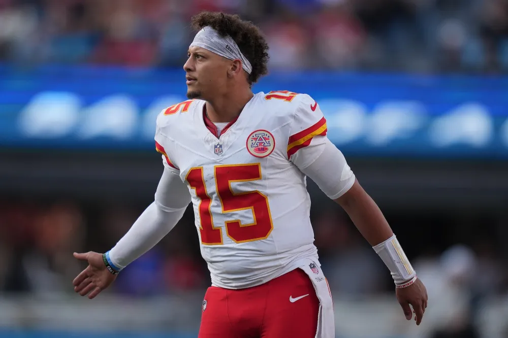 Travis Kelce Admits He s Not On the Same Page as Patrick Mahomes F ing Frustrating