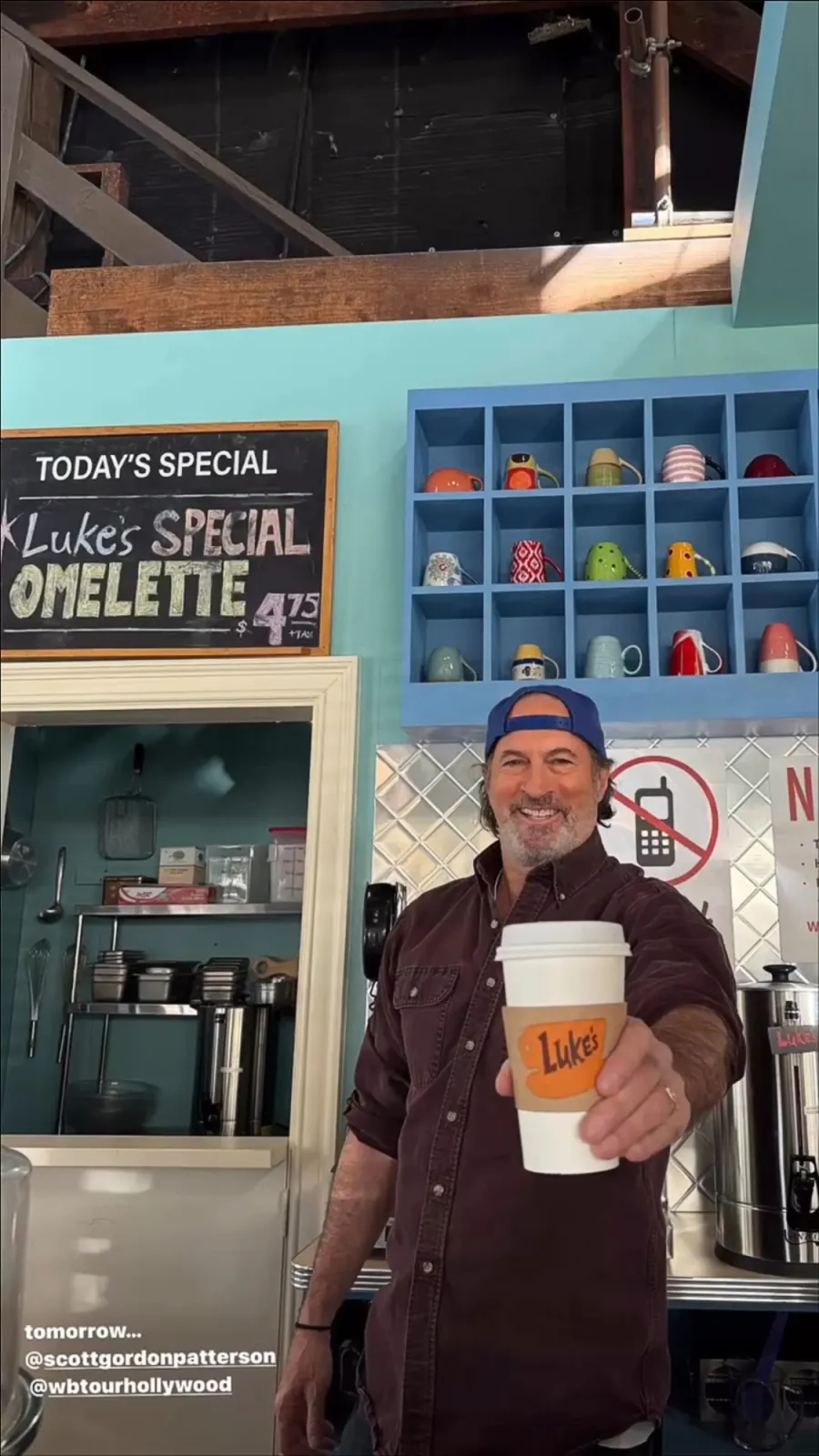 Update Gilmore Girls reunion