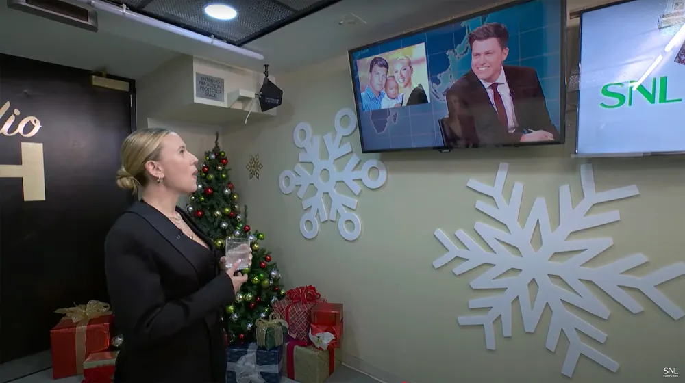 Scarlett Johannsson Live Reacts to Colin Jost's 'Weekend Update' Joke Written by Michael Che