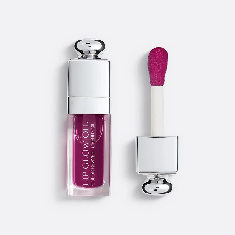 Whats in my Bag Carly Pearce