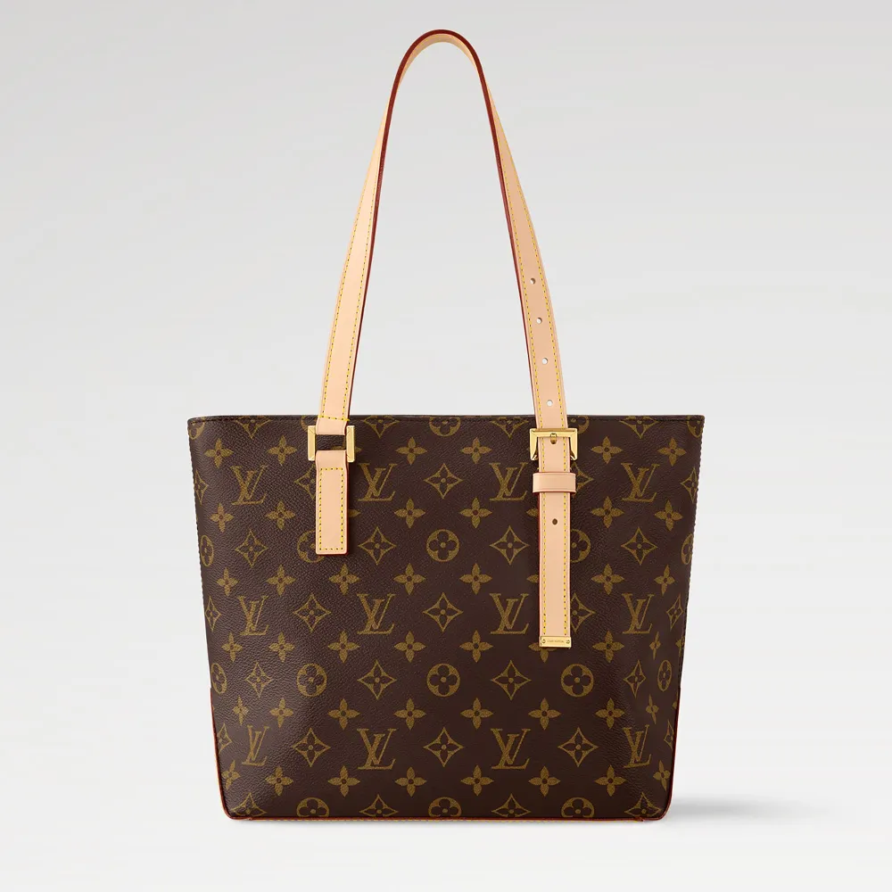 Whats in my Bag Carly Pearce