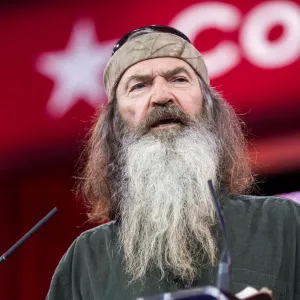 Duck Dynasty Phil robertson Diagnosed with Alzheimer's Disease