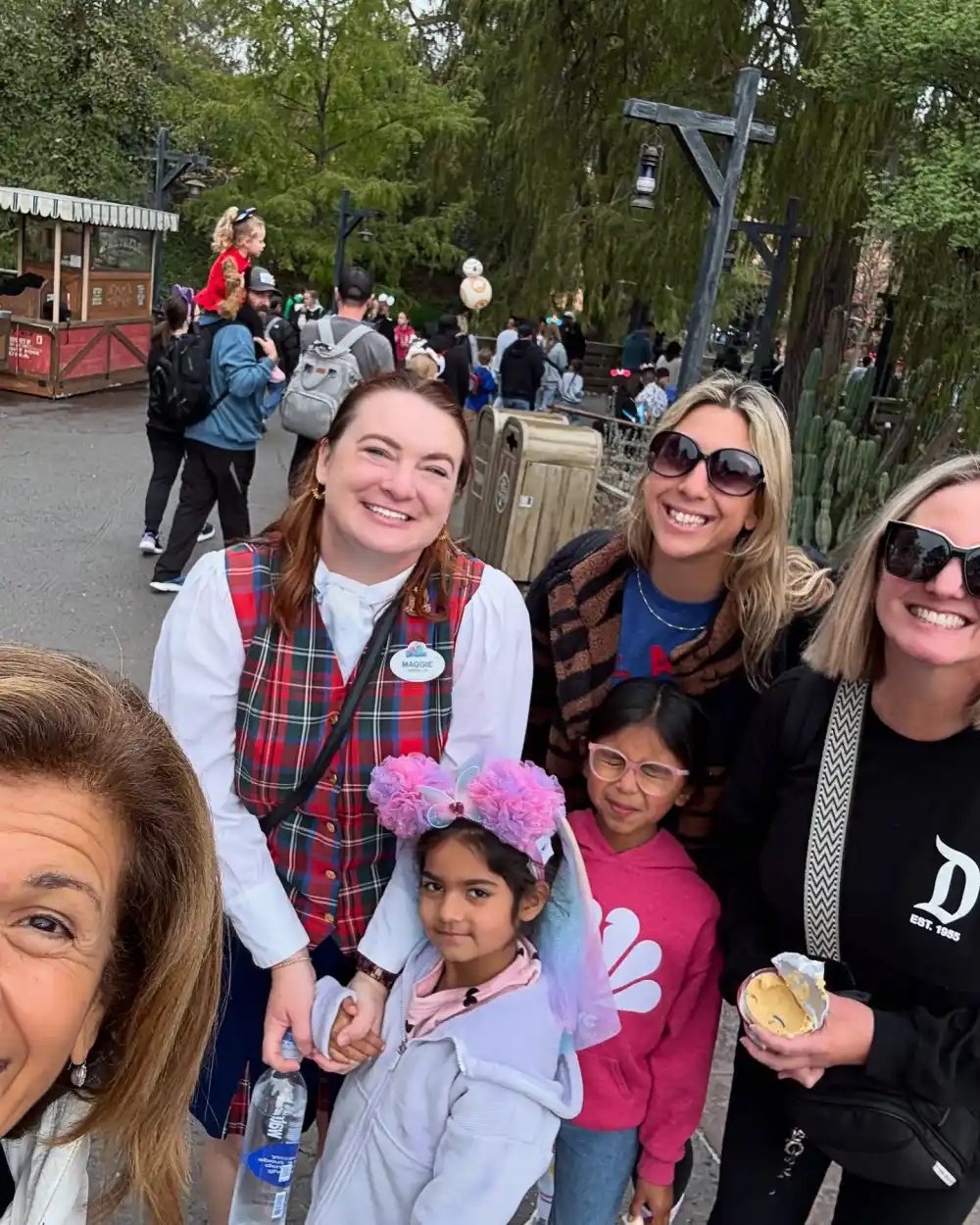 Hoda Kotb Takes Daughters to Disneyland Ahead of Hosting Rose Parade
