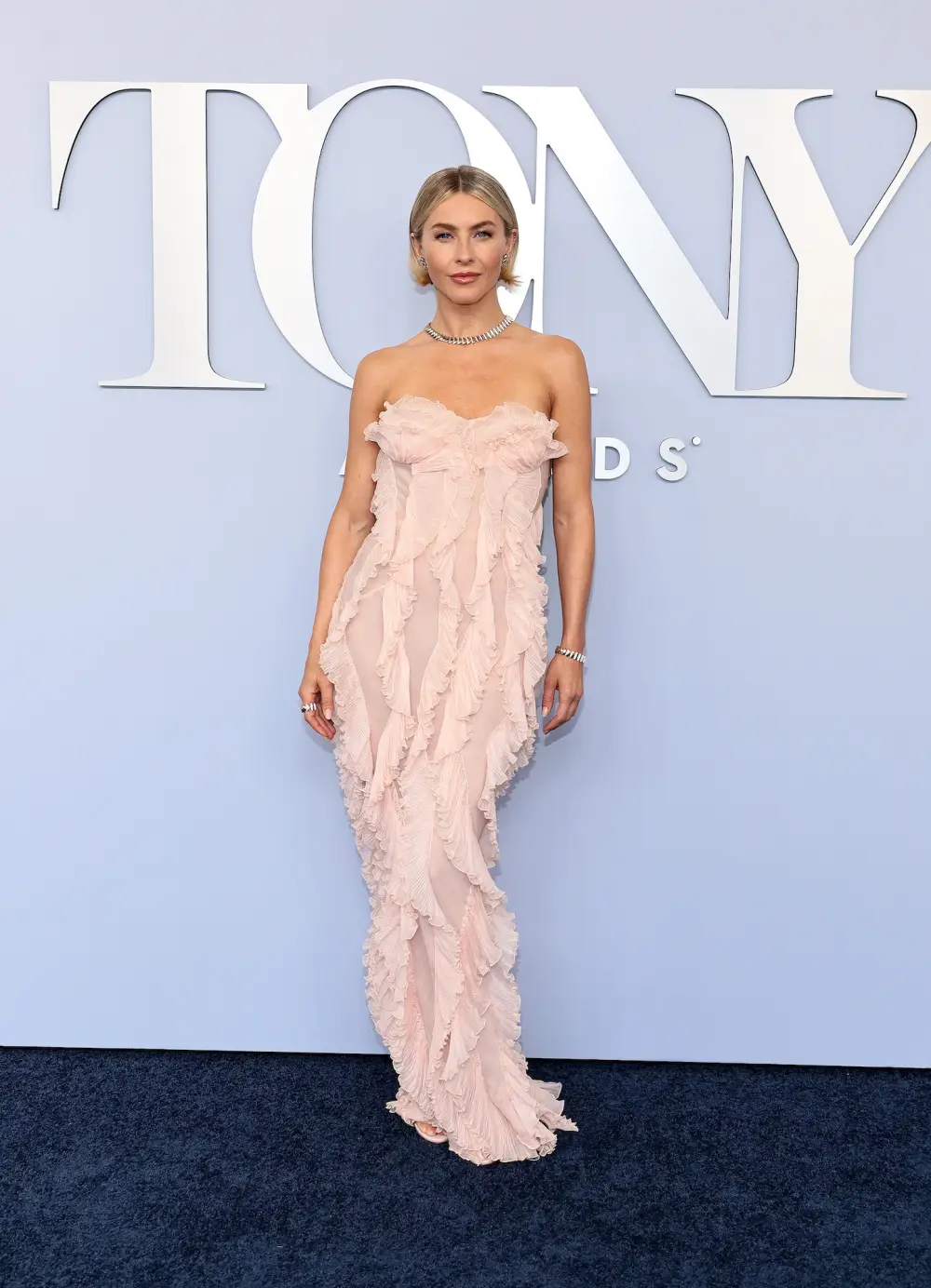 Julianne Hough Spotted Spending time with Tanner Courtad