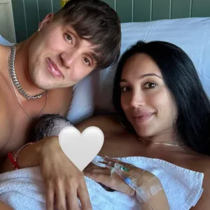 OnlyFans Model Scarlet Vas Gives Birth to Her Stepbrothers Baby