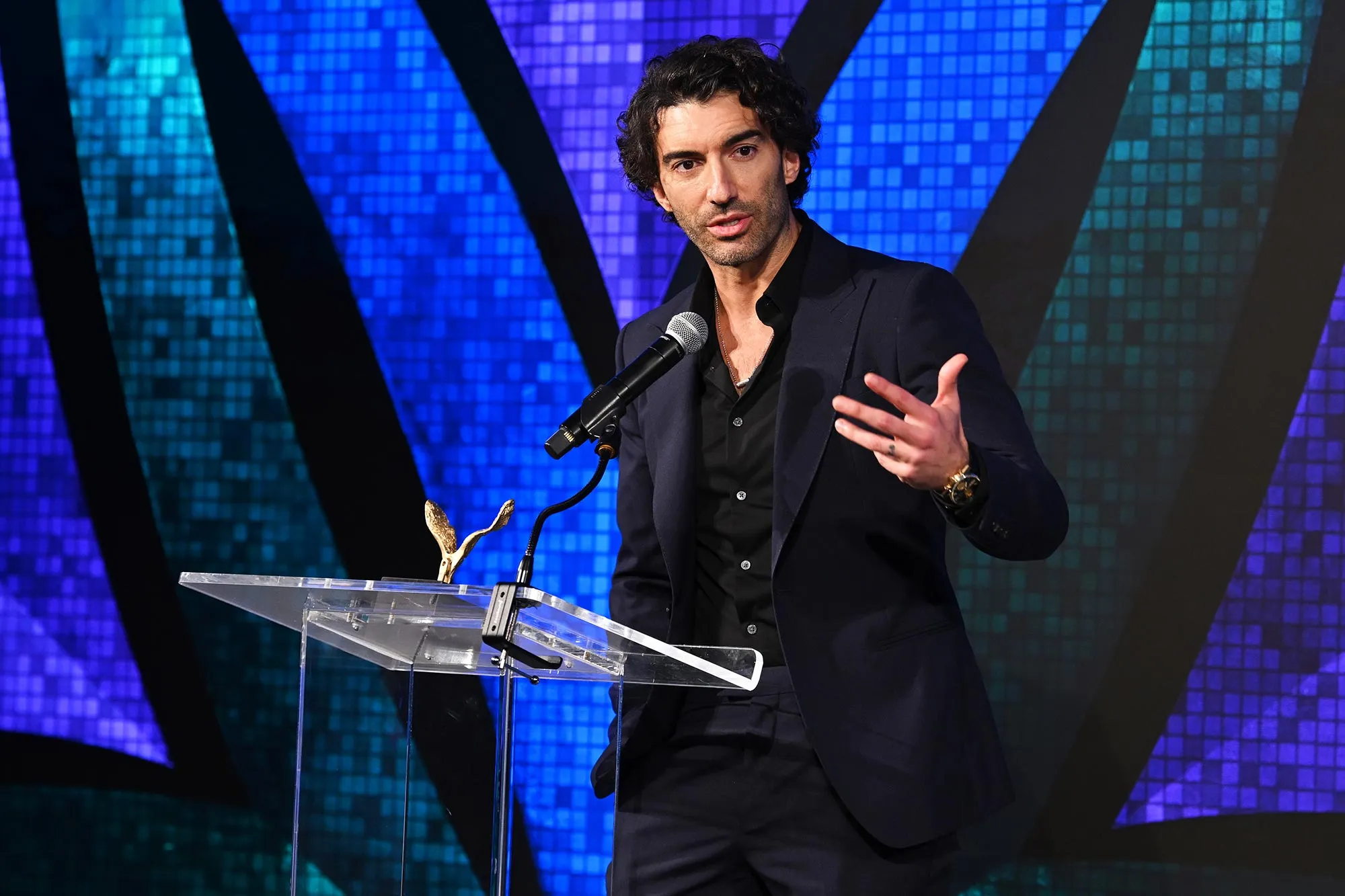 Justin Baldoni Left 6 Minute Apology Message for Blake Lively After Script Drama
