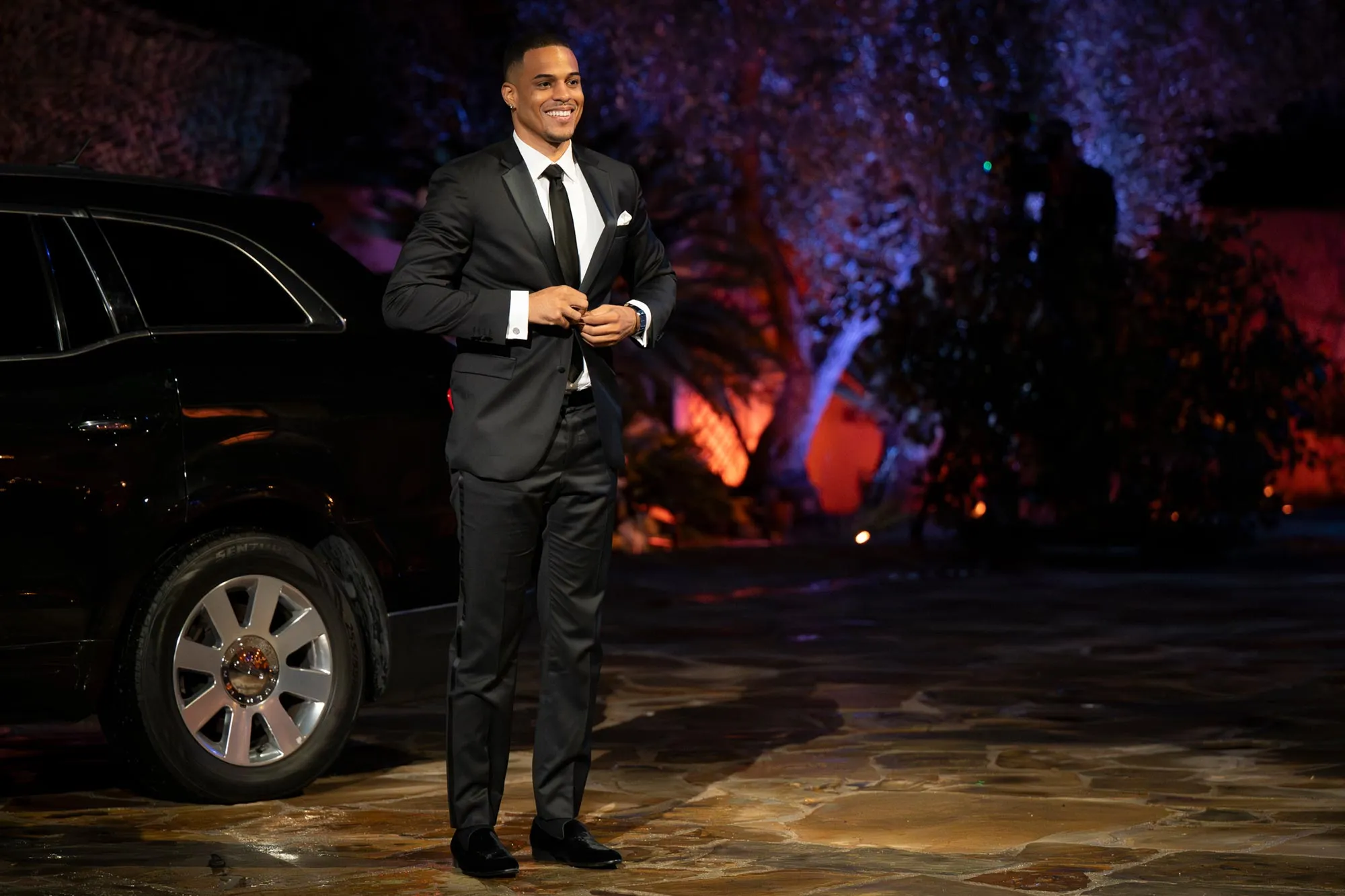 The Bachelor Season 29 Premiere Recap Grant Ellis on the 1st Impression Rose Reaction to His Sisters Cameo