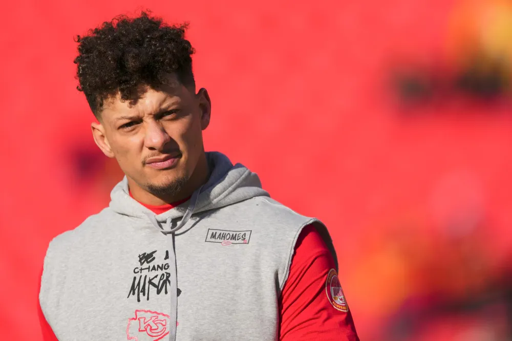 Why Patrick Mahomes Isnt Playing in the Chiefs Regular Season Finale Against the Broncos