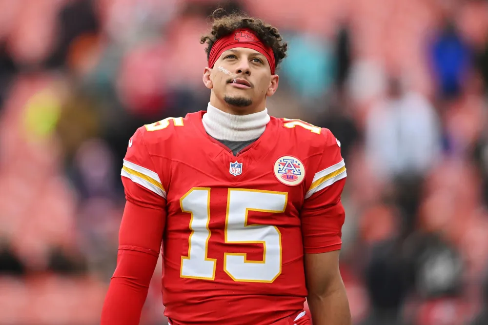 Why Patrick Mahomes Isnt Playing in the Chiefs Regular Season Finale Against the Broncos