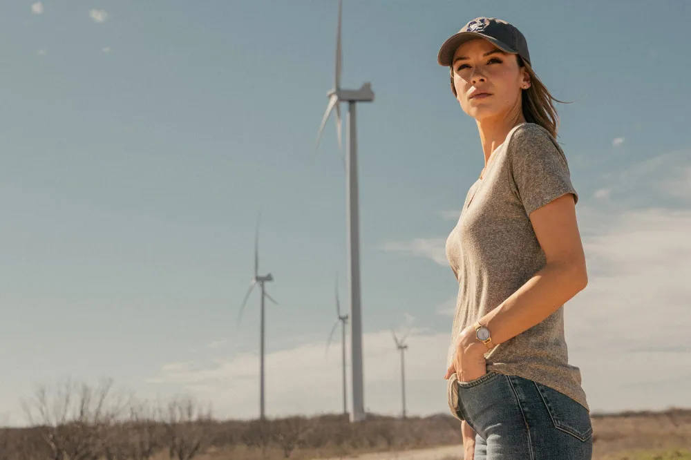 Kayla Wallace Watched the OJ Simpson and Johnny Depp Trials to Prepare for Landman Lawyer Role