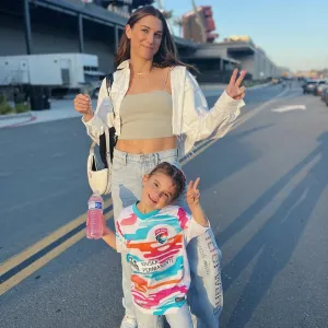 Alex Morgan reveals gender of unborn child