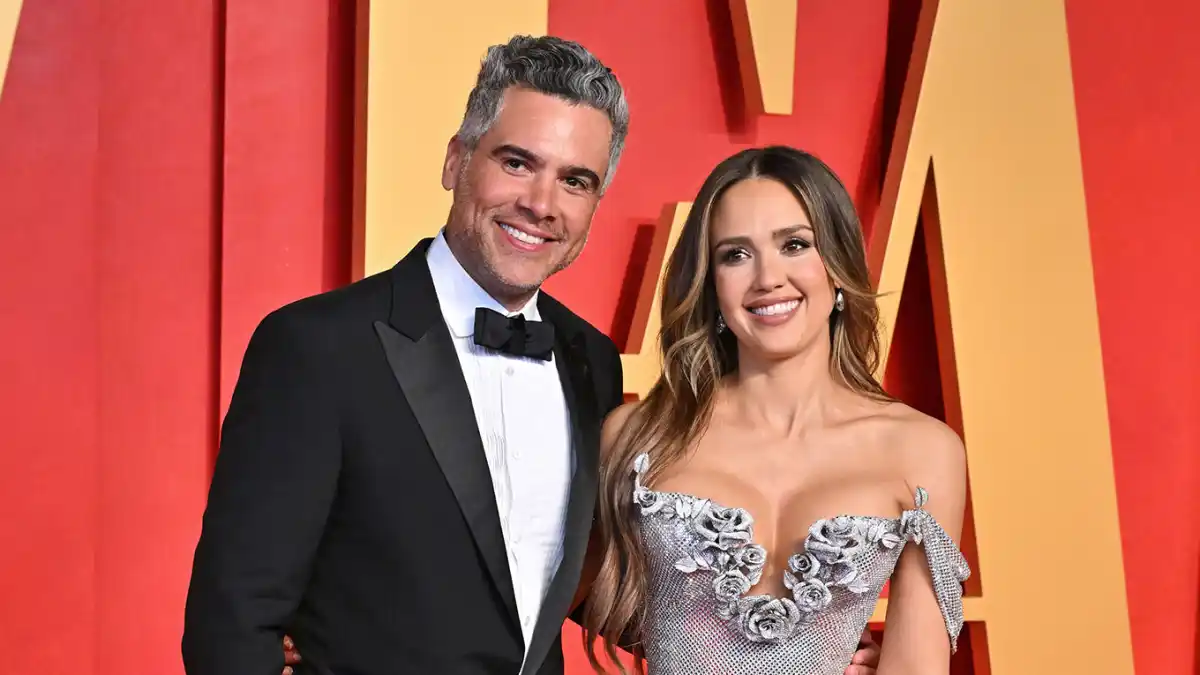 All the Clues Jessica Alba and Cash Warren Were Headed for a Split
