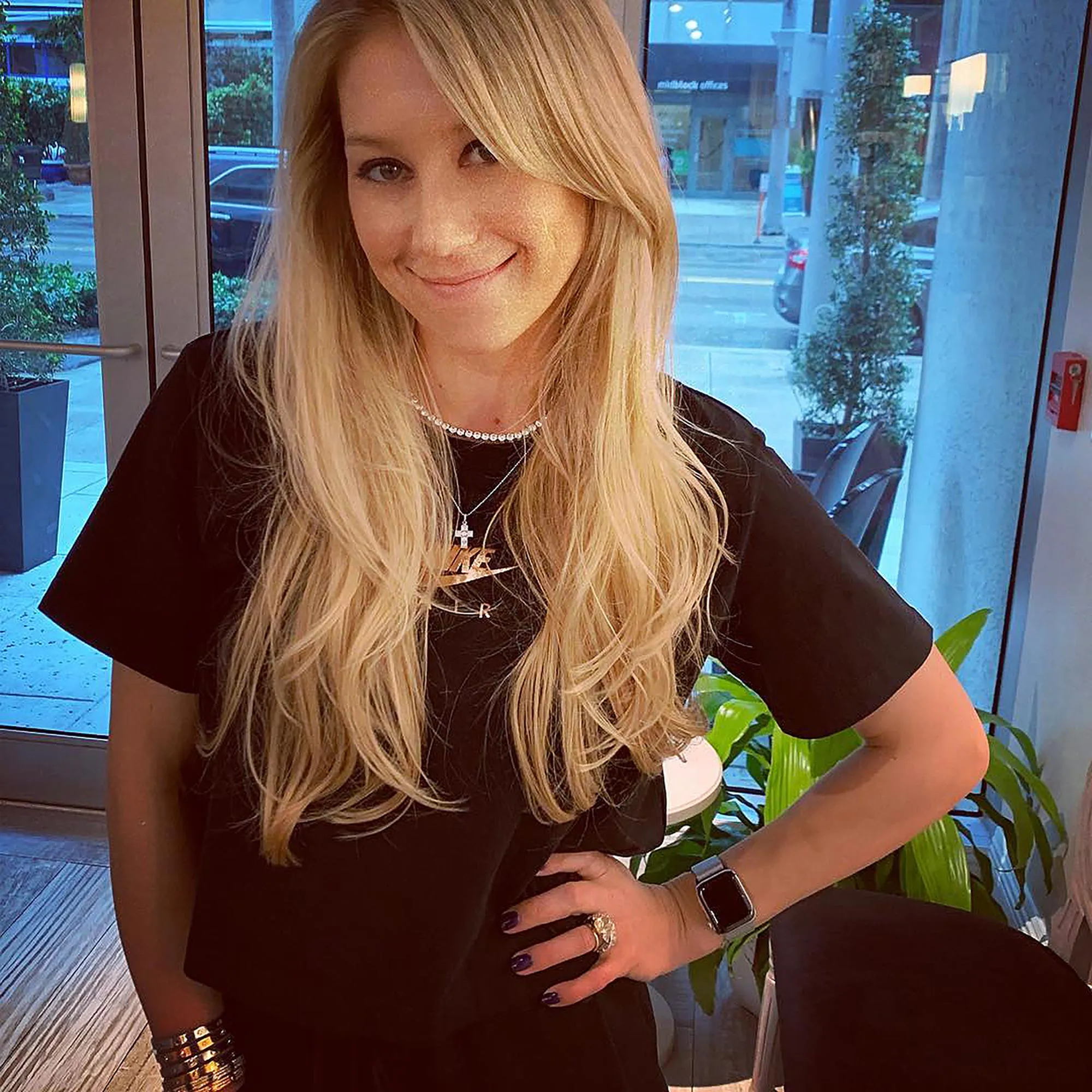 Anna Kournikova Spotted in Wheelchair in 1st Public Appearance in Nearly 3 Years