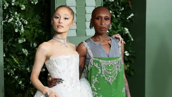 Ariana Grande Cynthia Erivo Worked Together to Negotiate Wicked Pay