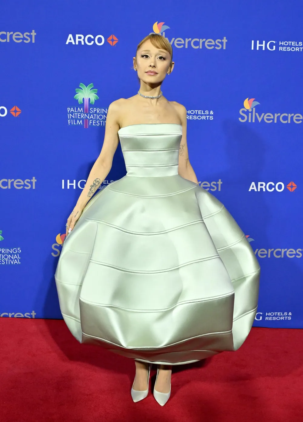 Ariana Grande Thanks Botox and Juvederm While Receiving Award