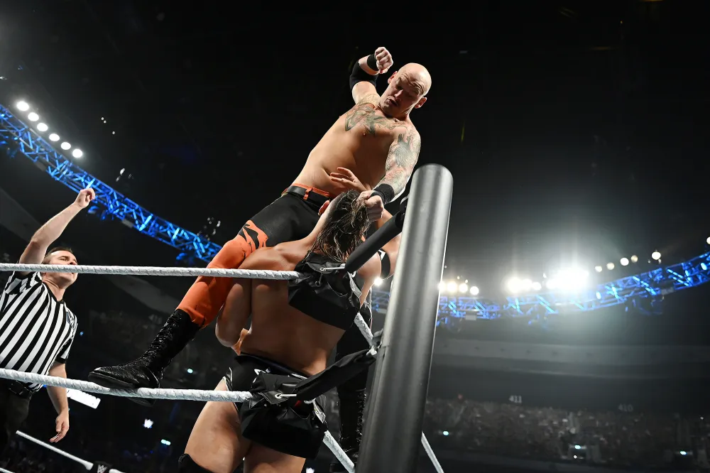 Baron Corbin dice que Taylor Swift hace que el palco de los Chiefs se sienta como familia 3