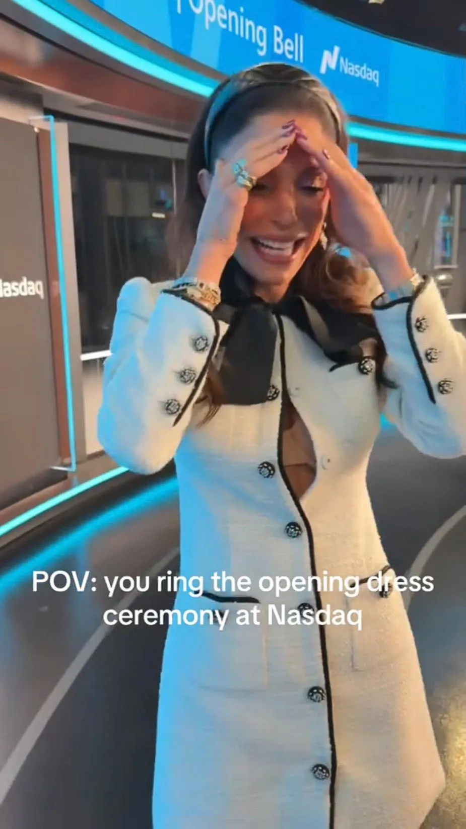 Bethenny Frankel s Dress Pops Open and Reveals Her Bra at Nasdaq Event 725