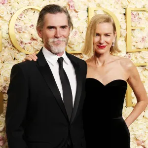 Billy Crudup Made Naomi Watts Feel Better About Menopause By TellIng Her About the Gray Hair on His Balls 797