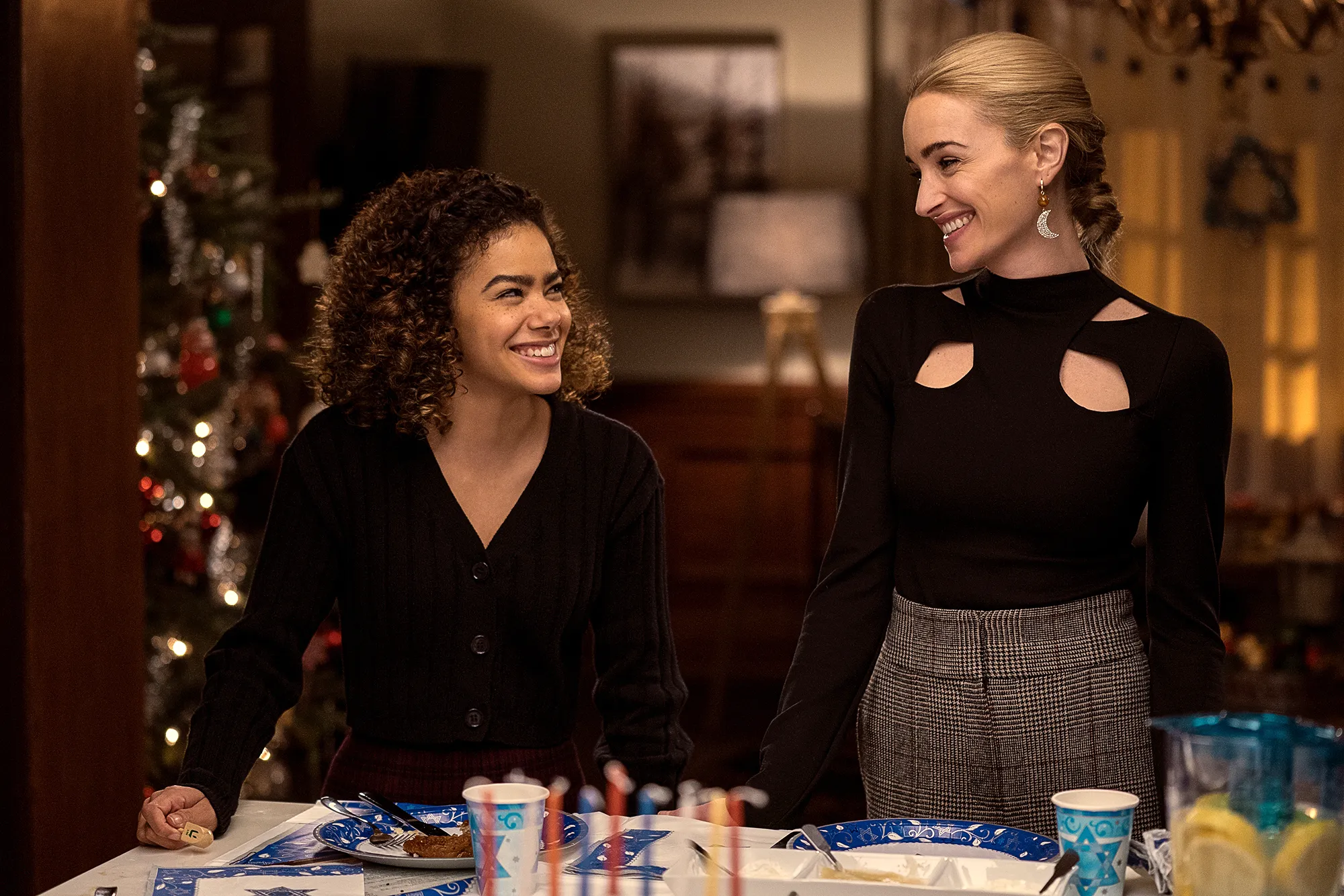 'Ginny & Georgia' Season 3 Brings 'Entirely New Sides' to the Characters, Star Brianne Howey Says