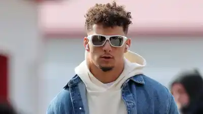 Chiefs Honor Patrick Mahomes New Baby Ahead of Divisional Playoffs