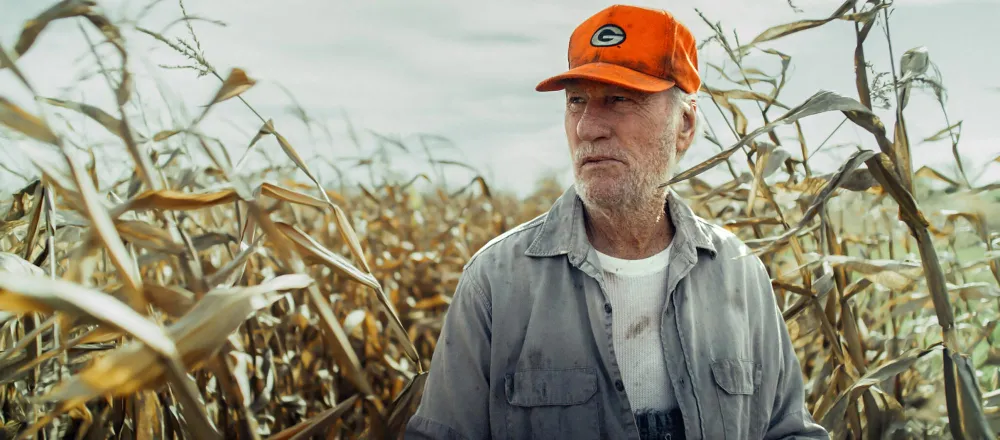 Craig T Nelson Gets in Heated Confrontation in Green and Gold