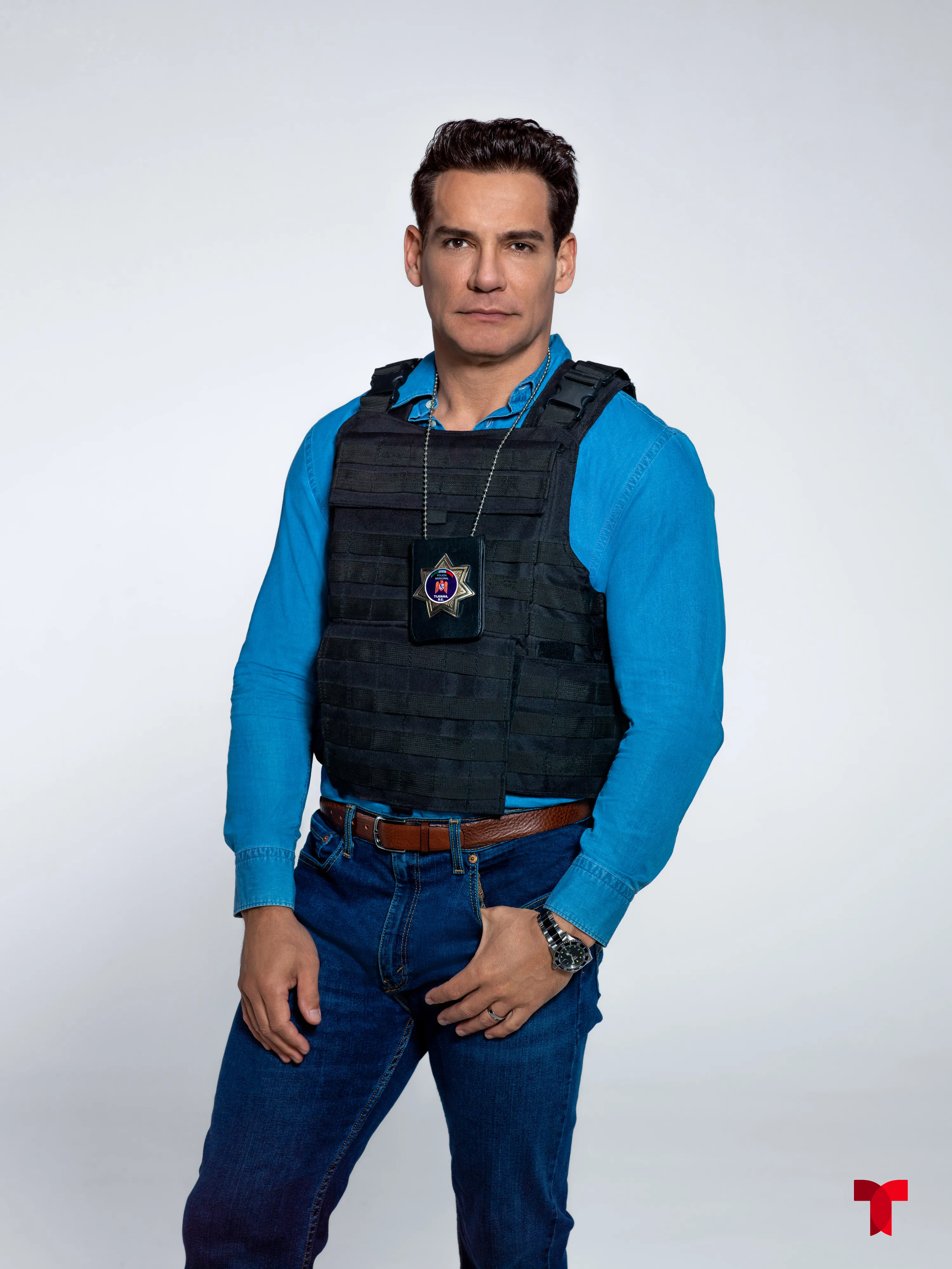 Christián de la Fuente en su papel de policía en la serie 'La Jefa'