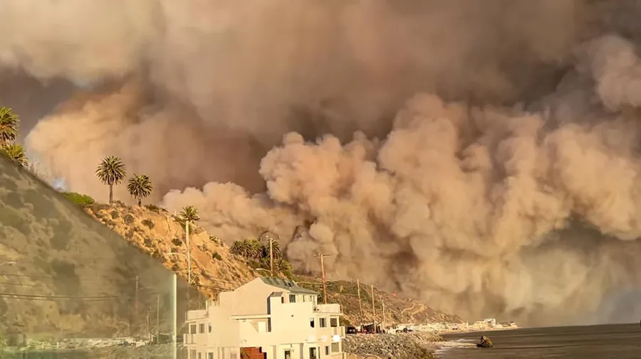 Dan Levy Spencer Pratt and More Stars Share Their Photos of the Los Angeles Wildfires