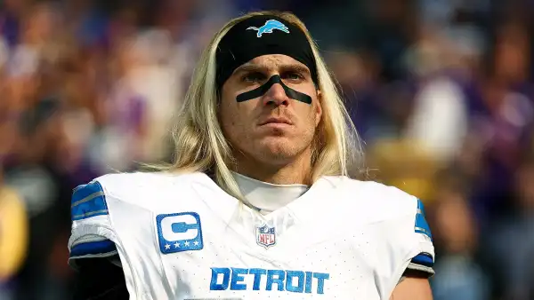 Detroit Lions LB Alex Anzalone Shares Gnarly Picture of Broken Forearm