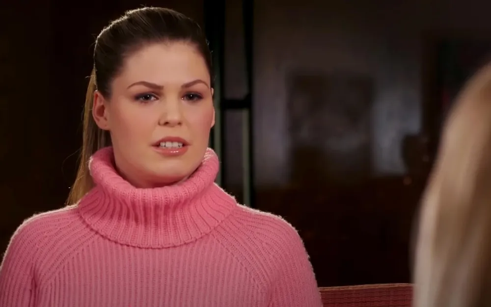 Everything to Know About Netflix s Apple Cider Vinegar About Cancer Faking Influencer Belle Gibson