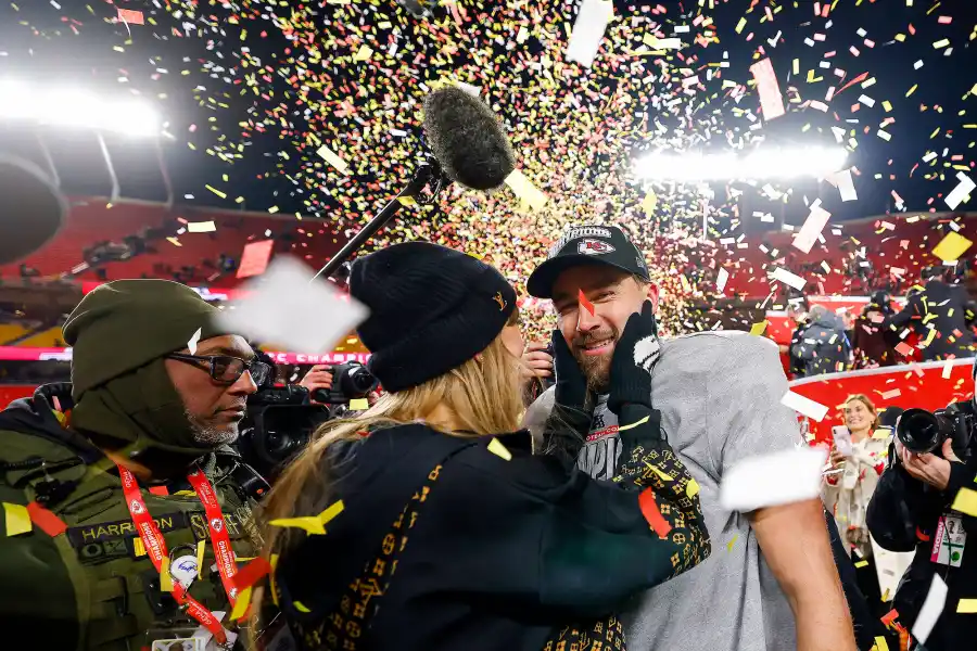 Face Grab Best Taylor Swift and Travis Kelce Pics From AFC Championship