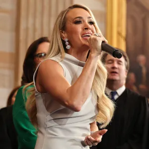 Feature Celebs React to Carrie Underwood Singing A Cappella