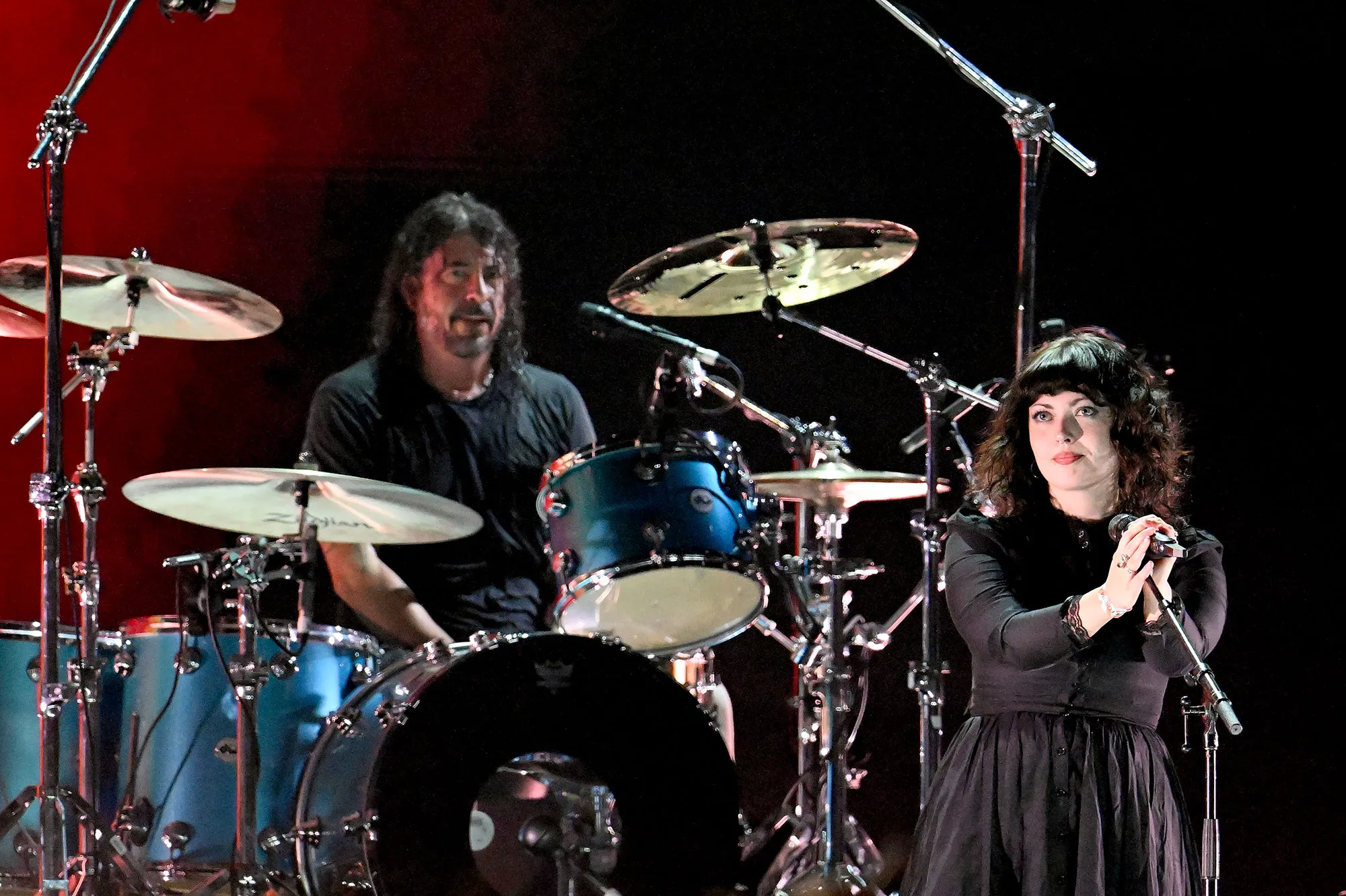 Feature Dave Grohl Takes the Stage With Daughter Violet Grohl at FireAid Concert