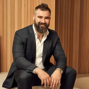 Former SNL Producer Weighs In on Jason Kelce s Late Night Show 143