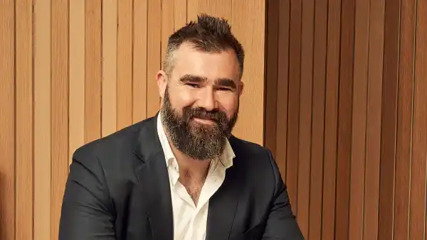 Former SNL Producer Weighs In on Jason Kelce s Late Night Show 143