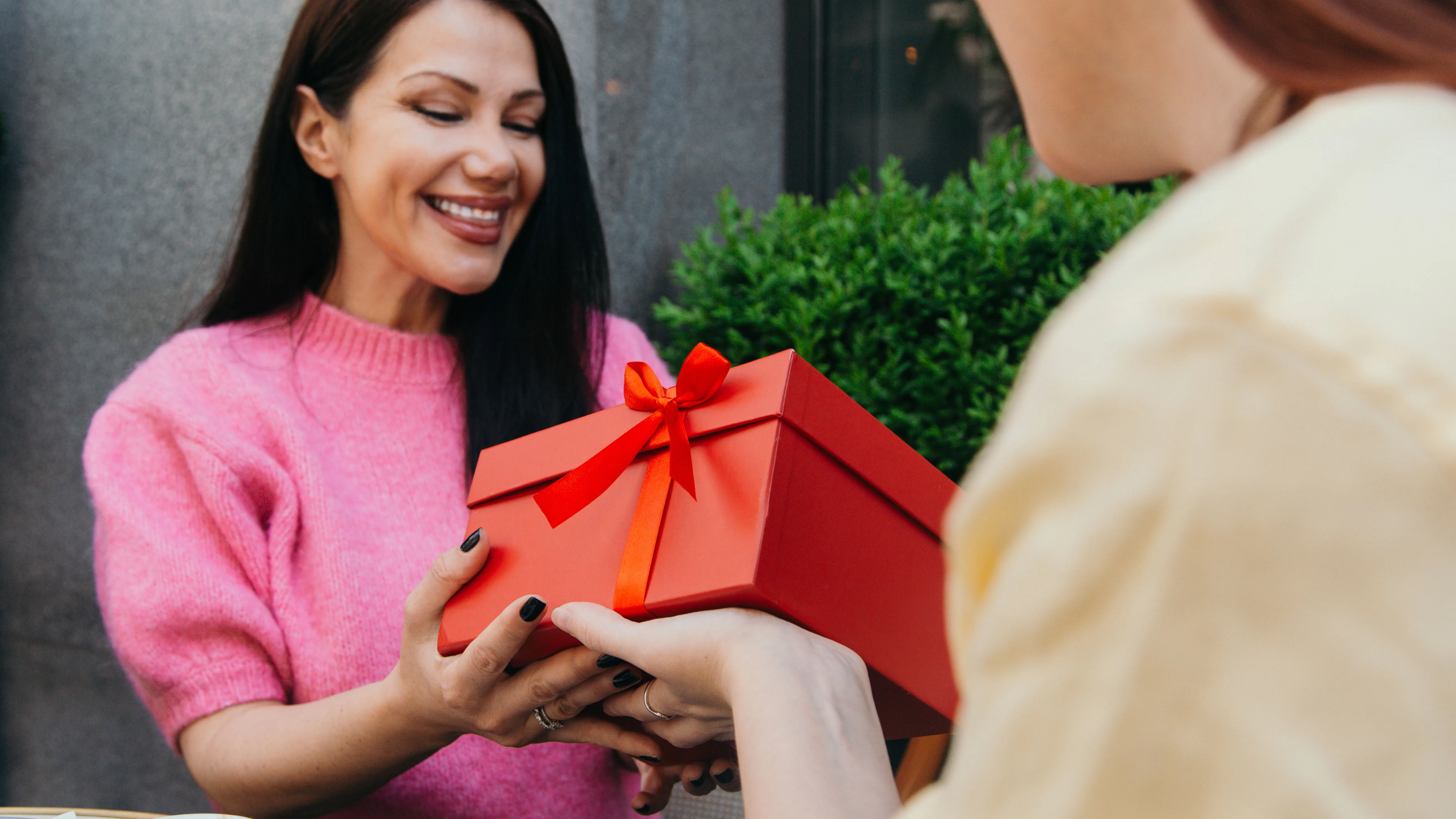 Galentine's-Day-Gifts