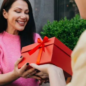 Galentine's-Day-Gifts