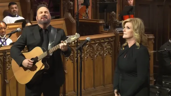 Garth Brooks and Trisha Yearwood Perform at Jimmy Carter Funeral 3