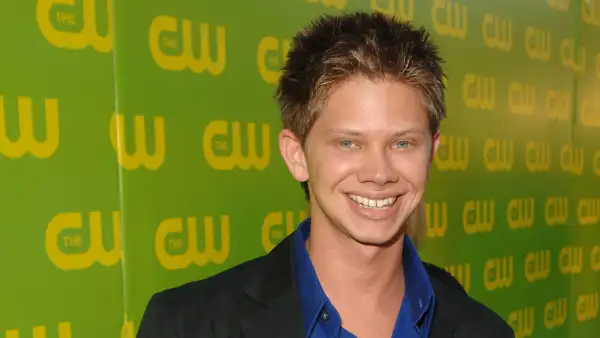 117908876 Lee Norris 'Froze' When His 6-Year-Old Son Reminded Him of His 'Boy Meets World' Character Minkus