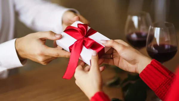 Luxurious Valentine’s Day Gifts