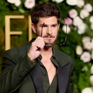Andrew Garfield's Reading Glasses Were the Real Winner at the 2025 Golden Globes