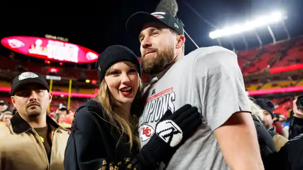 Travis Kelce Laughs Off Taylor Swift References on ‘Are You Smarter Than A Celebrity?’